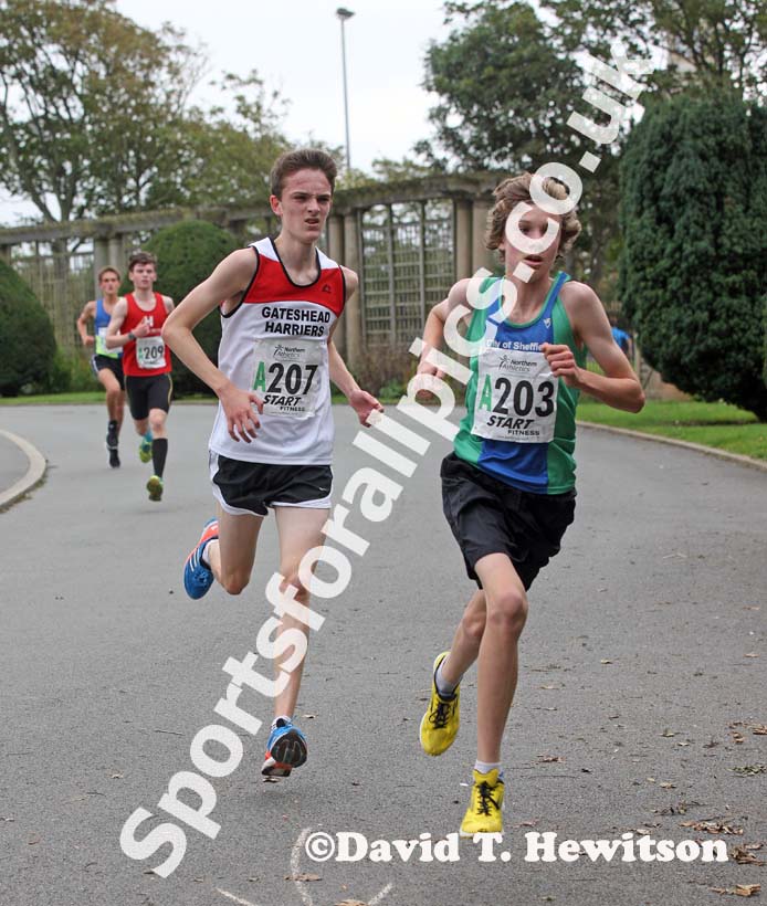 James Cripwell (Gateshead Harriers) battles with Jonathan Shields (City of Sheffield) on the first leg of the under-17s Northern 3 Stage Road Relay.